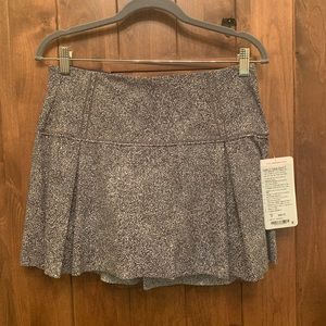 NWT Lululemon black and white “Lost in Pace Skirt”